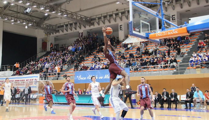 Trabzonspor İstanbul deplasmanında kazandı