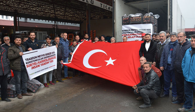 2 tır dolusu meyve Trabzon'dan yola çıktı