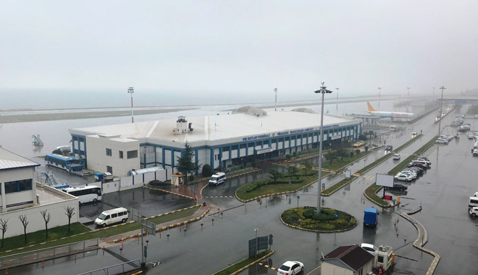 Trabzon'da hava ulaşımına sis engeli