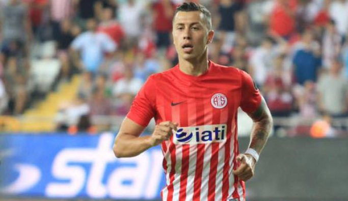 "Burak Yılmaz gol krallığında avantajlı"