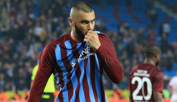 Burak Yılmaz: "Kesinlikle yarışın içindeyiz"