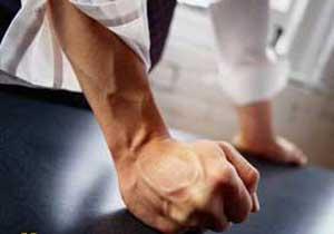 Anne, Babasını Döverek Öldürdü