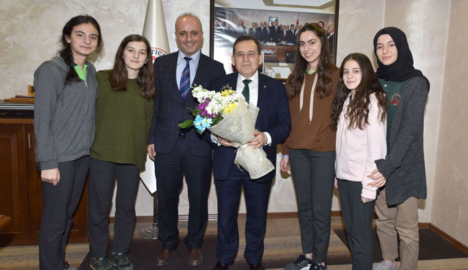 TTSO Öğrencilerin projelerini izliyor