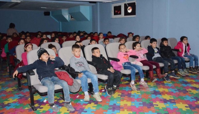 3 bin çocuk ilk kez sinema izleyecek