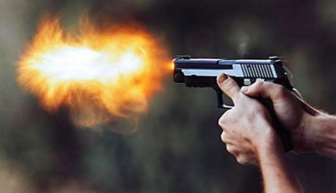 Bayburt'ta eğlence mekanında silahlar konuştu