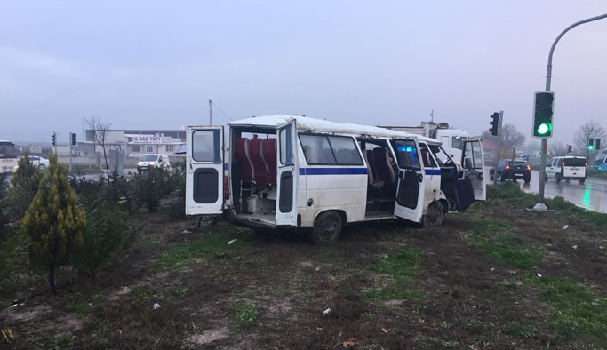 İşçi servisi takla attı: 12 yaralı