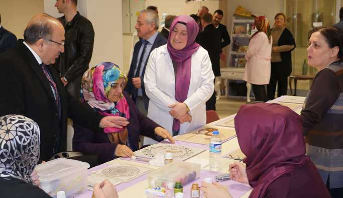 Trabzon'da Ebru Sanatı kursuna başvurular başladı