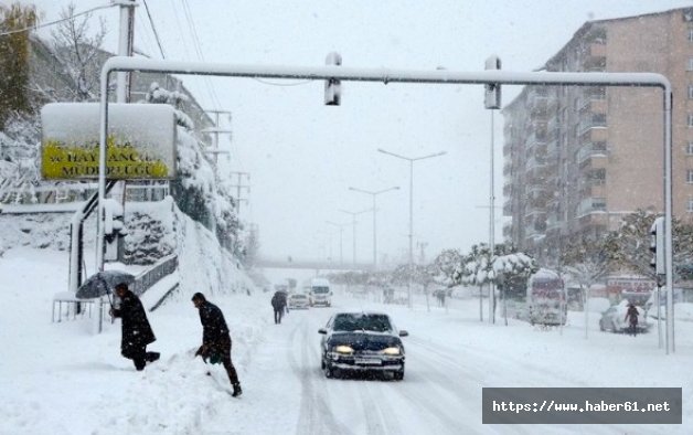 Bitlis'te okullar tatil edildi