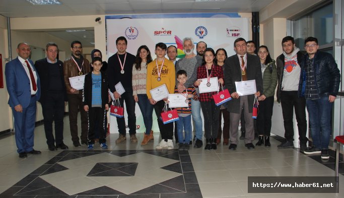 Trabzon'da satranca sevindiren izdiham