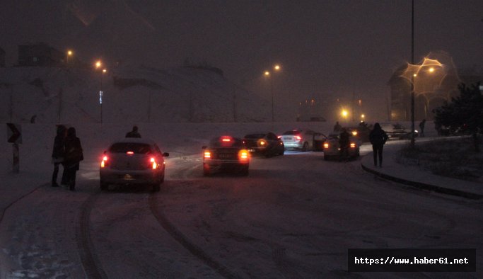 Kar ve tipi nedeniyle araçlar yolda kaldı  - Erzurum haberleri