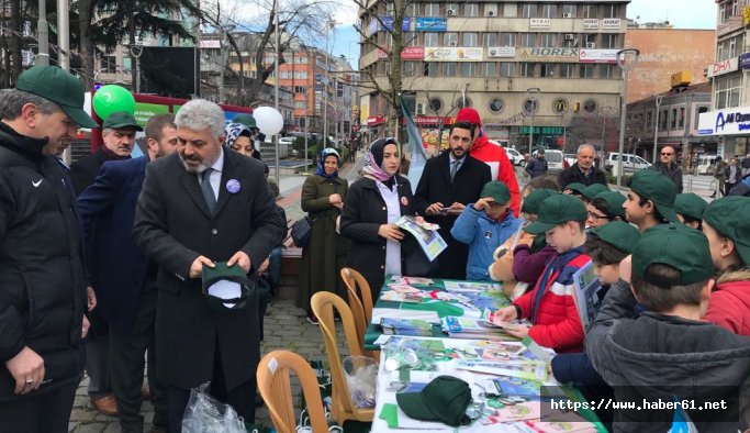 Milletvekili Günnar'dan Yeşilay standına ziyaret