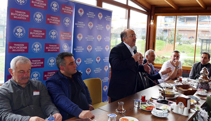 Gümrükçüoğlu berber esnaflarıyla buluştu