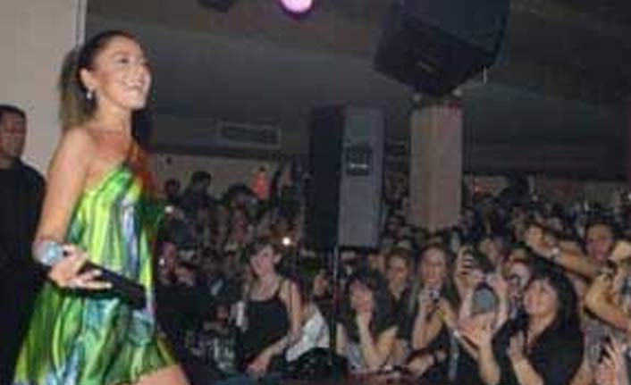 Hadise en kötü 1. olur!