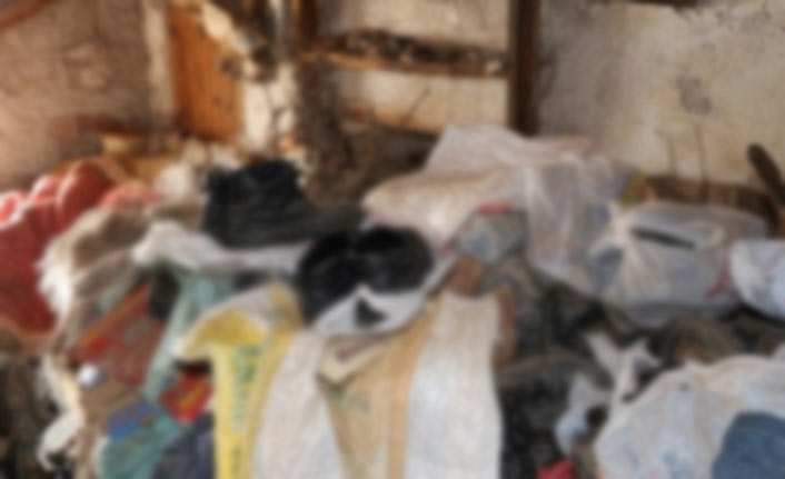 Çöp evden 22 kamyon çöp çıkarıldı