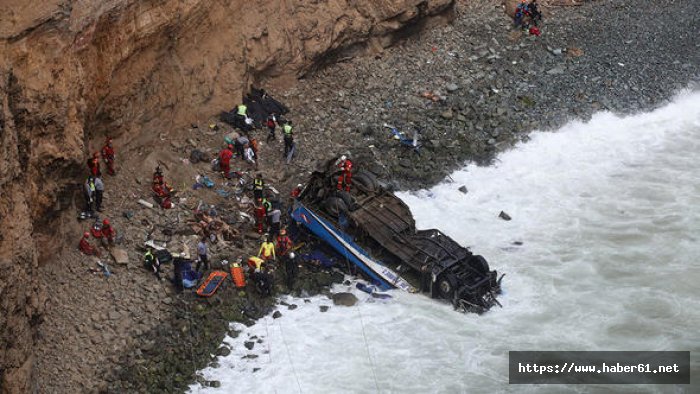 Peru'da otobüs kazası: 11 ölü