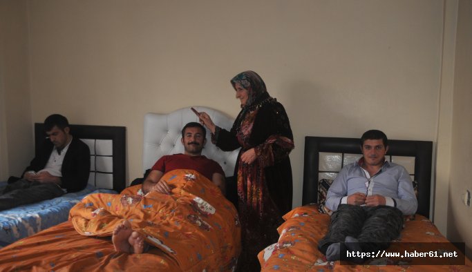 3'ü engelli, 13 çocuğuna 21 yıldır hem annelik hem babalık yapıyor