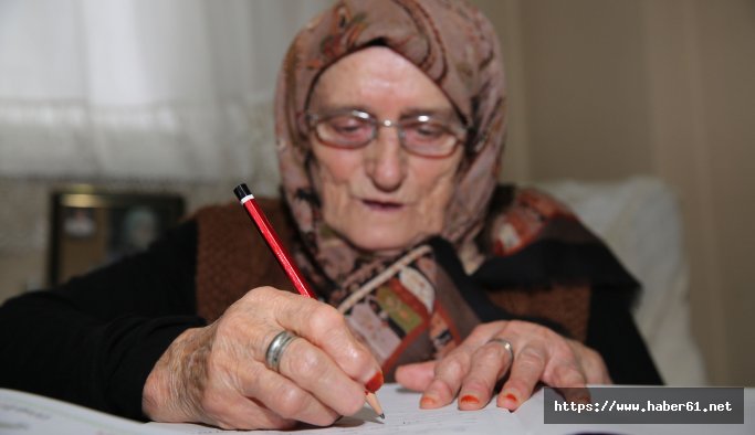87 yaşındaki kadının okuma yazma azmi 