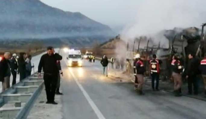 Katliam gibi kaza! Çok sayıda ölü ve yaralı var