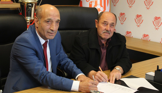 Trabzonspor'un eski hocası imzayı attı