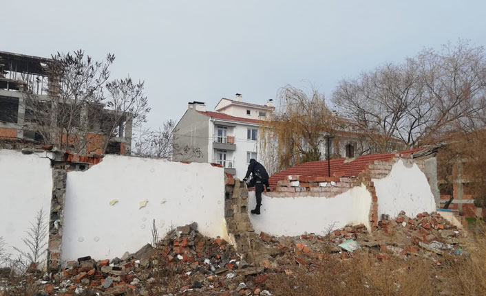 Zihinsel engelli kadını yangından kurtardılar