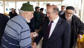 Trabzon'da huzurevini ziyaret ettiler