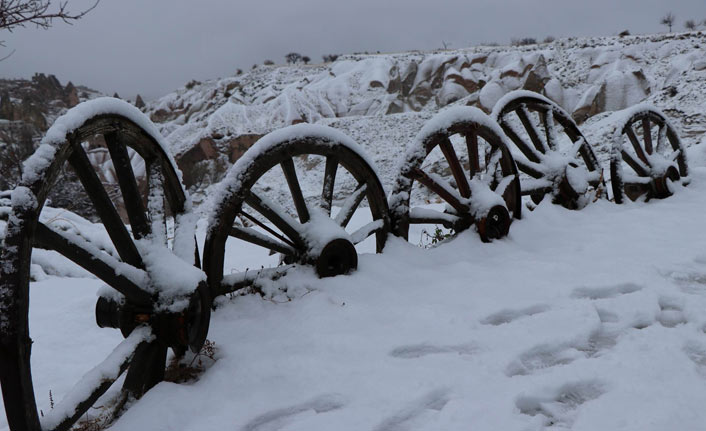Kapadokya beyaza büründü