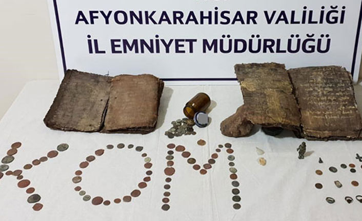 Tarihi eser ve gök taşı satmaya çalışanlar yakalandı