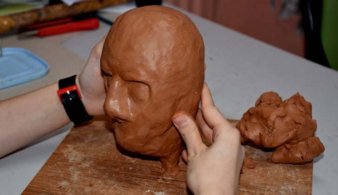 Trabzon'da öğrenciler hayallerini kille şekillendiriyorlar