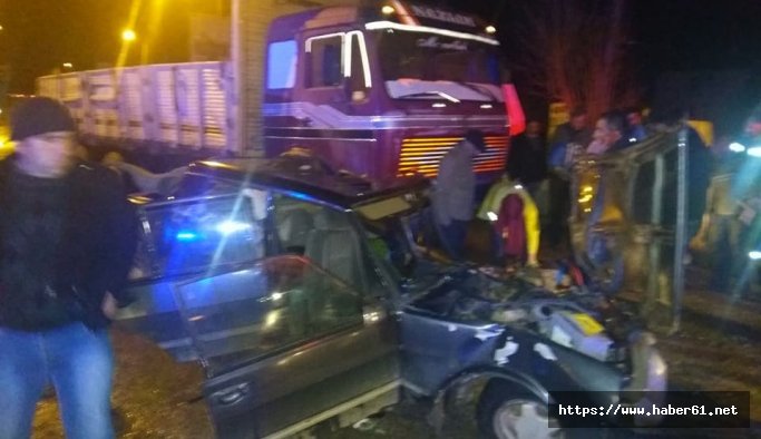 Kamyon ile otomobil çarpıştı: 2 yaralı 