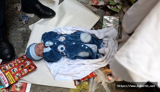 Çöpte bulunan  Umut bebek ağlattı
