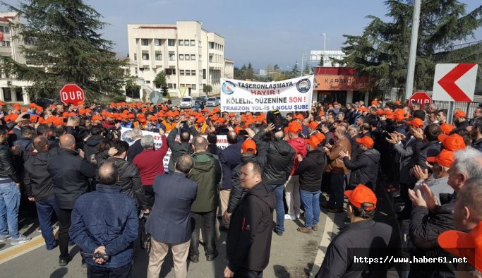 Trabzon'da taşeron Karayolları işçileri iş bıraktı