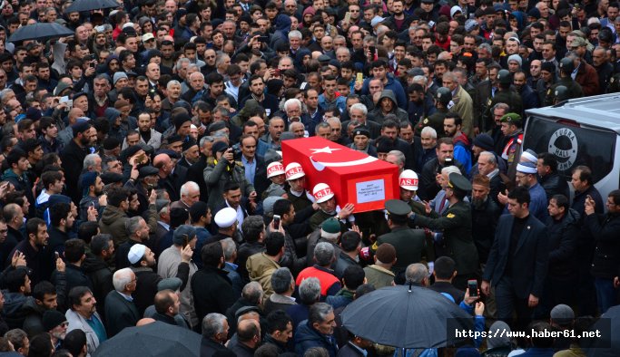 Afrin şehidini 5 bin kişi uğurladı