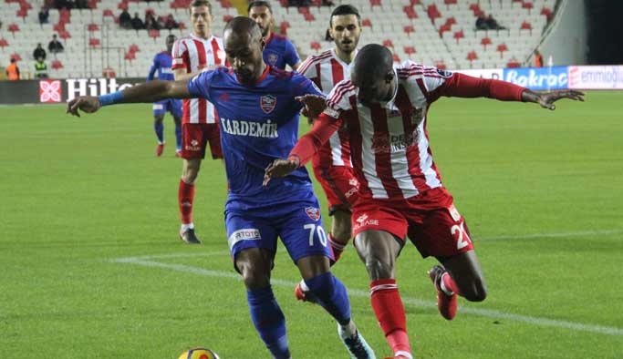 Sivasspor Karabükspor'u geçti