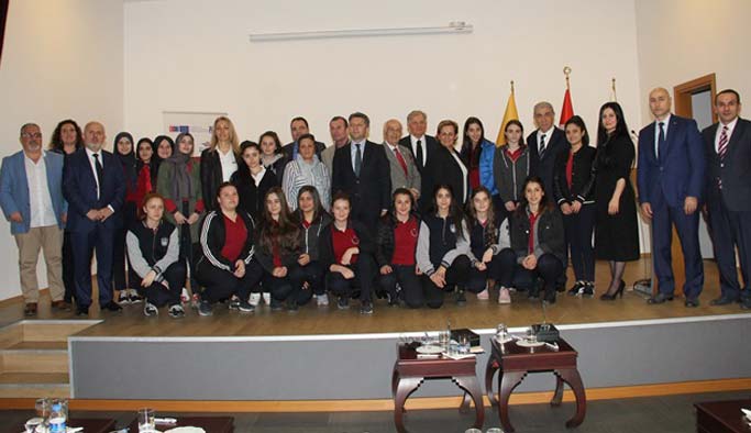 Trabzon’un Rol Modelleri öğrencilerle buluştu