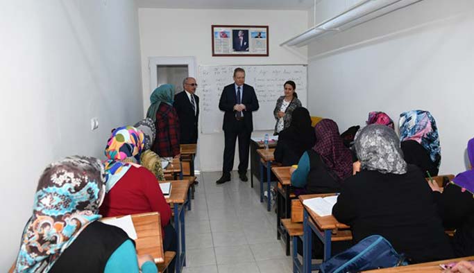Trabzon’da okur yazar seferberliği devam ediyor