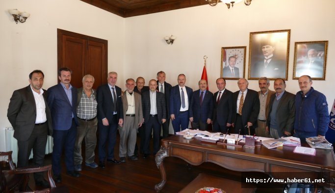 Dernekpazarlılardan Gümrükçüoğlu'na ziyaret