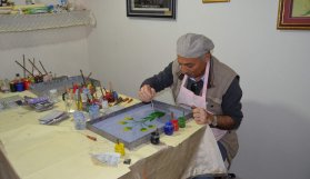 Trabzon'da huzurevi sakini ebru sanatını keşfetti