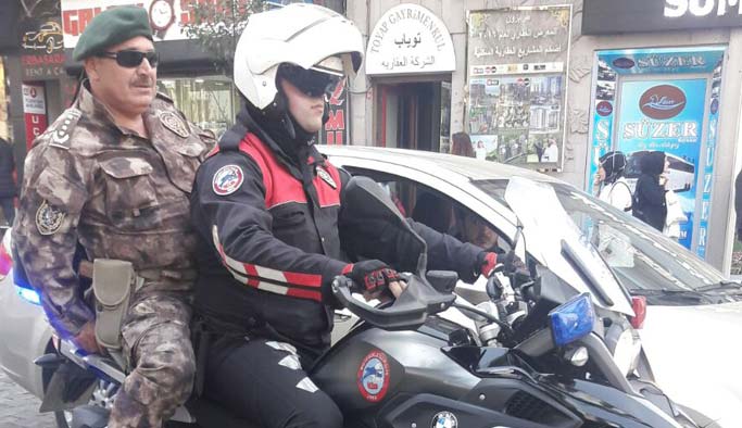 Trabzon Emniyet Müdürü kamuflajı çekti sokağa indi
