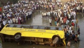 Otobüs faciası: 27 çocuk öldü