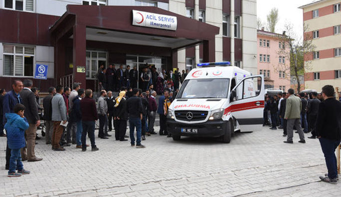 Öğrenci servisi devrildi: 18 Yaralı