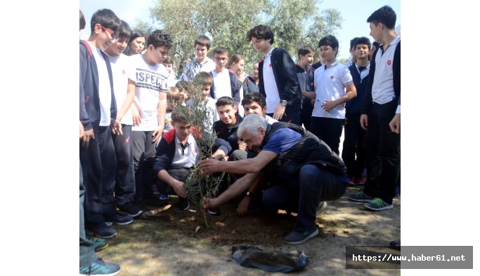 Salih Kalyon, Bodrum'da öğrencilerle fidan dikti