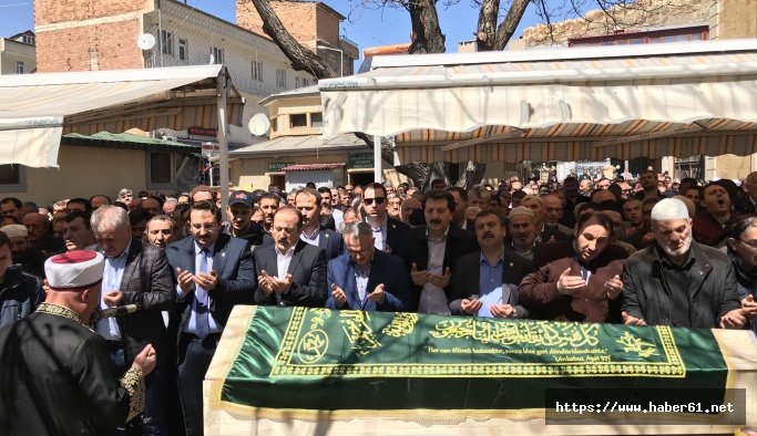 Bakan Ağbal, Bayburt’ta il başkanının dedesinin cenaze törenine katıldı