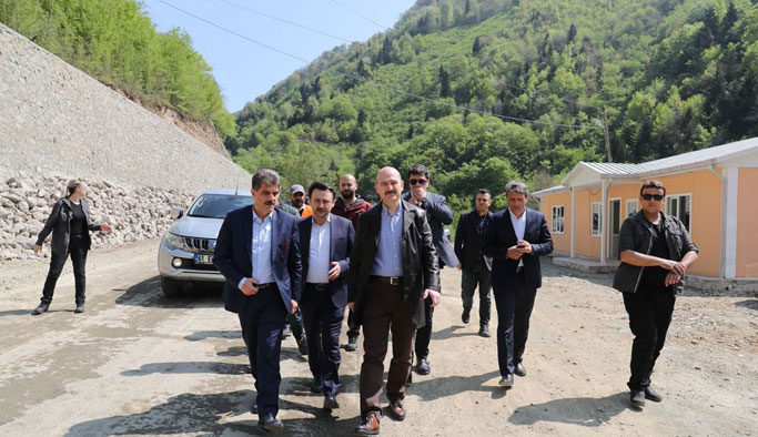 Bakan Soylu Santa Harebelerini gezdi