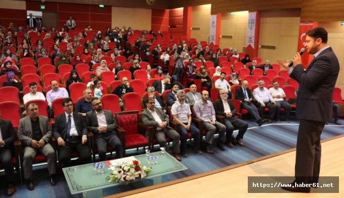Karabük'te "Hz. Peygamberi yeniden düşünmek" konferansı 