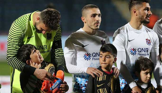 Trabzonspor'da Abdülkadir şoku: İkinci yarıya çıkmadı