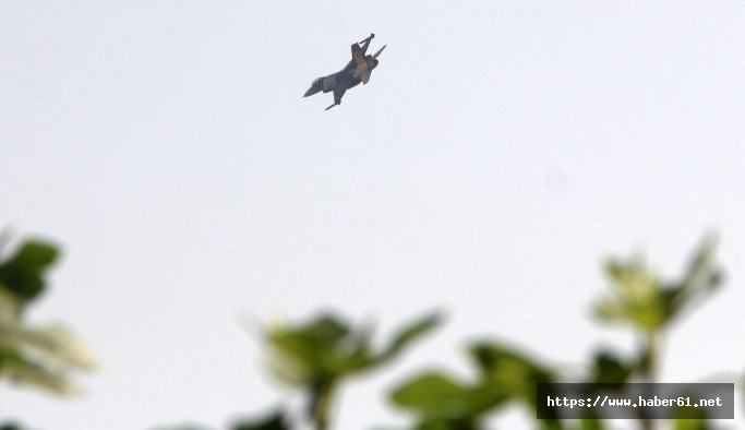 Manisa'da SOLOTÜRK'ten prova uçuşu