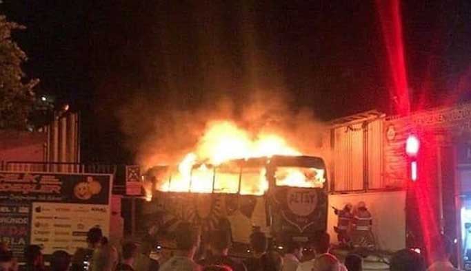 Altay Spor Kulübünün takım otobüsü alev alev yandı 