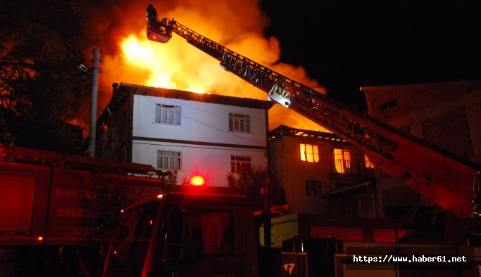 Biri şehit ailesine ait olmak üzere 4 ev yandı