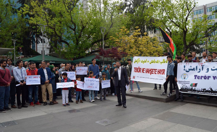 Afganlar Trabzon'da savaşa ve teröre hayır dedi