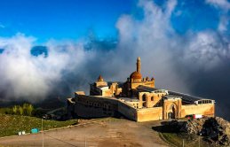 İshak Paşa Sarayı'nda büyüleyici manzara